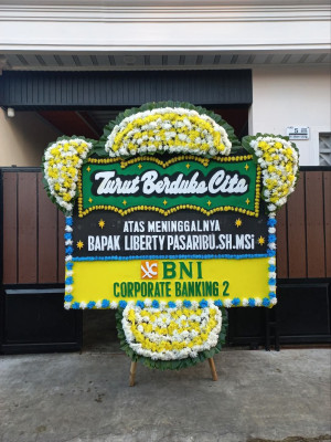Papan Bunga Duka di Pagutan Timur